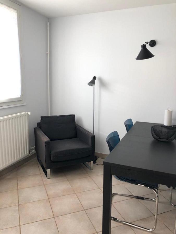 Chambre Paisible Tout Confort Bed and Breakfast Courcouronnes Esterno foto